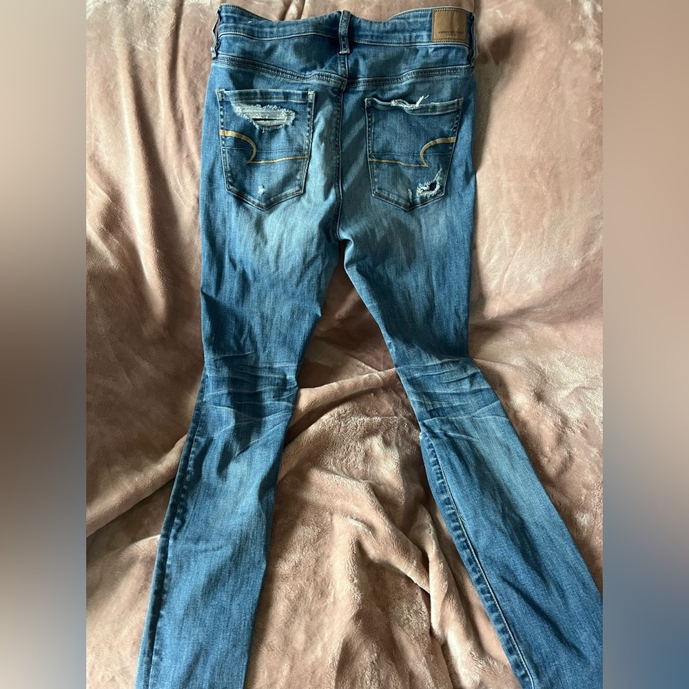 American eagle ripped jeans size 8